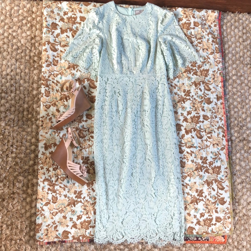 Lace pencil skirted dress